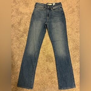 NWOT 🆕Classic Levi’s Blue Mid-rise Straight Women's Jeans